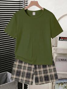 Tween Boys Summer 2-Piece Pajama Set, Simple Casual Style, Dark Green Solid Color Short Sleeve Top With Green Plaid Shorts, Fresh And Look, Soft And Skin-Friendly Fabric, Loose Fit Round Neck, Suitable For Home And Outdoor Wear, Perfect For Summer Relaxation - Green - View 4