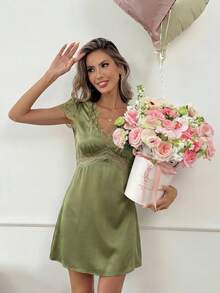 SHEIN LUNE 蕾丝拼接花瓣袖收腰蝴蝶结A字休闲宽松优雅通勤复古春夏迷你连衣裙 - 綠色 - 查看 3