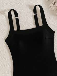 Swim Basics 2026春夏女款厚實可調肩帶純黑色拼接優雅修身連身比基尼泳衣，度假適用 - 黑色 - 查看 4