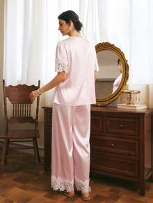 Côtesoire French Elegant Hollow Embroidery Lace Trim Patchwork Pearl Button Satin Women's Pajama Set - Pink - View 4