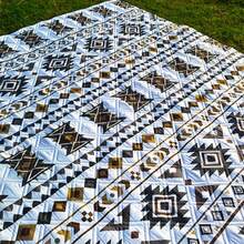 Selimut Piknik Lipat Motif Geometris Klasik, Tikar Luar Ruangan Portabel Tahan Air dan Pasir untuk Perjalanan, Taman, dan Halaman Rumput - MultiWarna - View 7