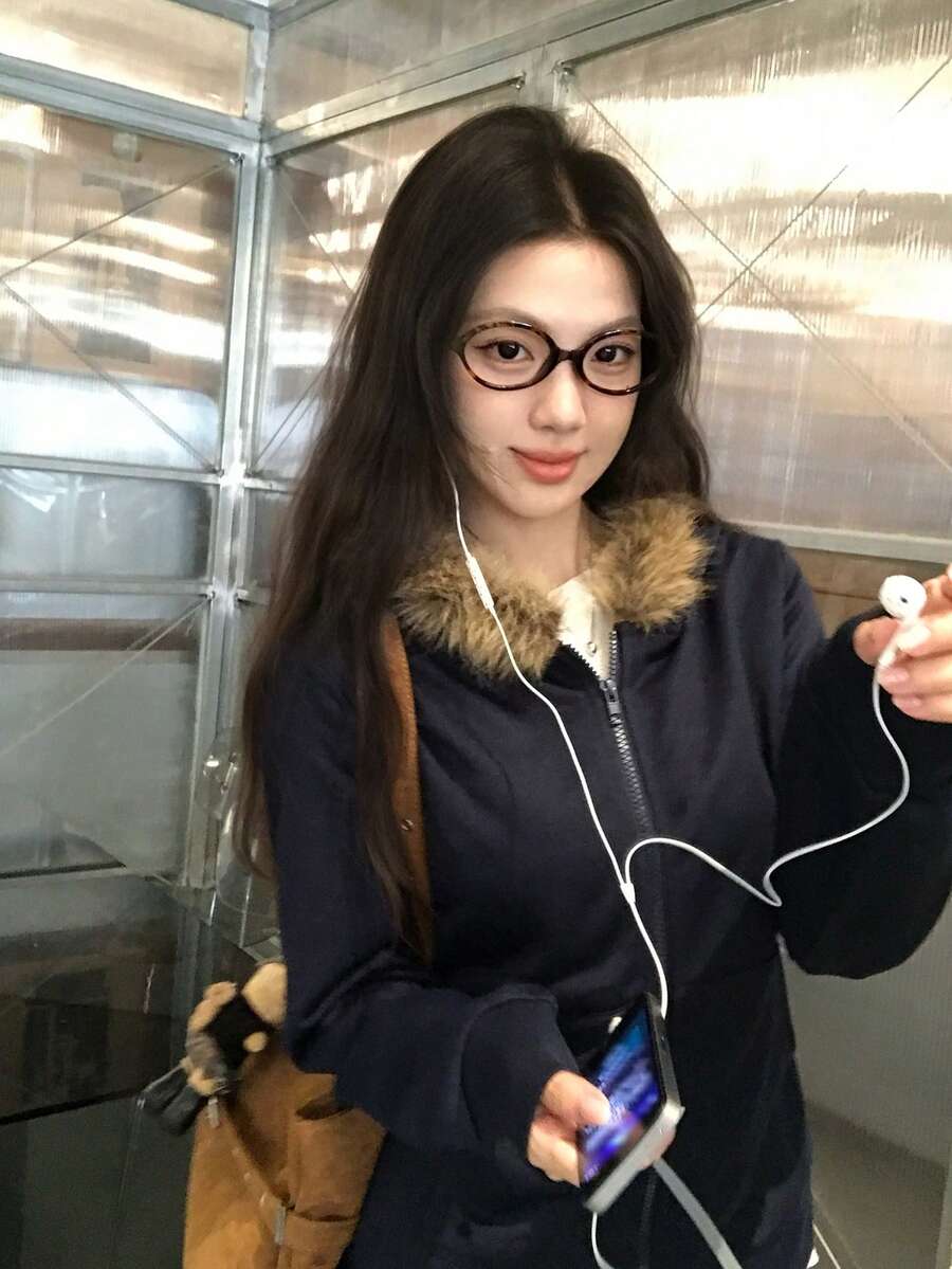 DAZY 女款純色圓領修身短袖內搭T恤,適合秋季 - 藏蓝色 - 查看 1