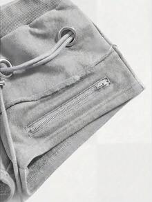 ROMWE Grunge Punk Shorts mini de tiro súper bajo con ojales metálicos y cordones en estilo retro Y2K desgastado - Gris Claro - Ver 4