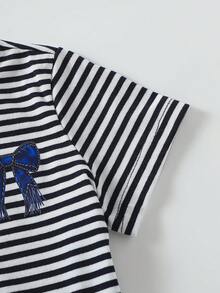 SHEIN 2件組基礎休閒慵懶純色套裝，馬匹印花，不對稱下擺，圓領短袖T恤，白色與棕色紋理直筒長褲 - 寶藍色 - 查看 7