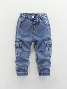 SHEIN Genkimix Kids 男童淺藍色牛仔工裝褲，冬季休閒日常穿著，彈性腰頭附可調節抽繩，腿部大口袋，寬鬆直筒版型 - 藍色 - 查看 3