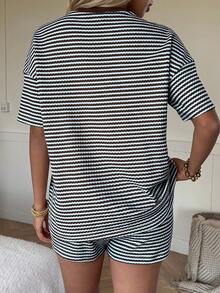 SHEIN EZwear 女款條紋圓領短袖T恤與短褲套裝 - 咖啡棕 - 查看 2