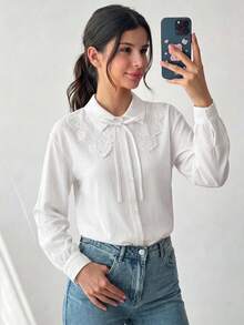 SHEIN 青少年女孩童裝休閒極簡舒適杏色花卉圓領長袖蝴蝶結繫帶紋理襯衫 - 杏色 - 查看 5
