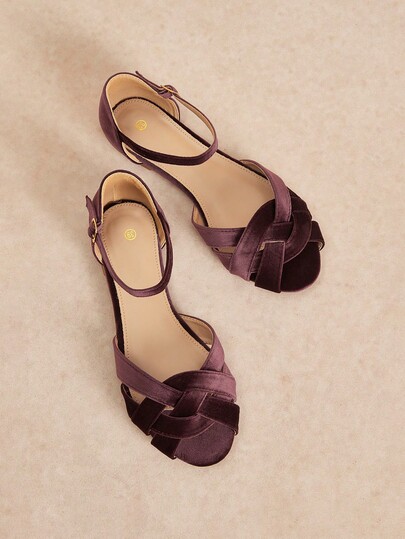 Rosivie Sandalias planas de mujer con hebilla hueca tejida en color borgoña oscuro, versátiles para verano, ir al trabajo, citas y playa, estilo romano