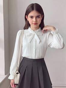 SHEIN 兒童青少年女孩秋冬休閒校園風荷葉領前開扣梭織紋理長袖3D蝴蝶結白色修身襯衫返校校服上衣百搭款 - 白色 - 查看 1