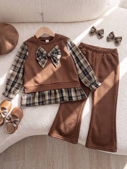 SHEIN Playful Pals (Niña Joven) Conjunto de 2 piezas con top 2 en 1 de manga larga con decoración floral azul, cómodo, de moda, con patchwork y rayas, y pantalones acampanados casuales