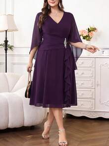 Reflora Plus Size Women Solid Color V-Neck Bell Sleeve Waist Rhinestone Decor Elegant Dress - Purple - View 10