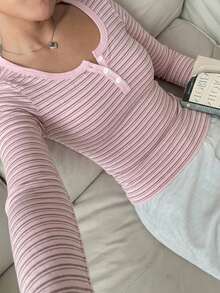 CovetEZ 女款休閒半鈕扣修身長袖條紋T恤，秋冬女裝，街頭風，適合日常通勤、約會、派對、秋冬、夏季、婚禮、海灘、畢業典禮，優雅休閒，適合出遊、Y2K、音樂節穿搭、度假服飾、返校穿搭 - 彩色 - 查看 5