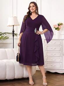 Reflora Plus Size Women Solid Color V-Neck Bell Sleeve Waist Rhinestone Decor Elegant Dress - Purple - View 3