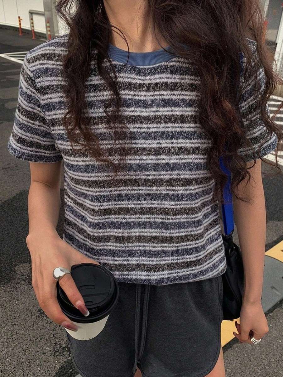 DAZY 夏秋藍色與棕色條紋拼色拼接休閒街頭戶外短袖女款圖案T恤 - 黑色 - 查看 1