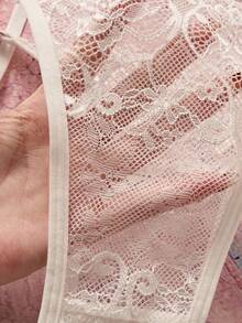 Elorette 女款蕾絲內衣套裝（無鋼圈內衣 + 丁字褲 + 附腿帶吊襪帶，3件套） - 白色 - 查看 13