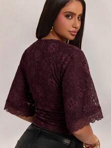 SHEIN BAE Elegantes, sexy Damen-Top mit tiefem V-Ausschnitt, Spitzen-Patchwork und floralem transparentem Design, geeignet für Lässig, Ausgehen, Boho-Stil, Spitzen-Top, beiges Top, Sommer-Top - Kastanienbraun - Übersicht 2