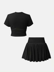 SHEIN KIDS KIDS 青少年女孩黑色羅紋抓皺短袖圓領短版上衣與高腰百褶迷你裙 2 件套，親膚彈性羅紋面料，甜美女孩風兒童套裝，夏季日常穿著校園穿搭，小眾設計兒童服飾 - 黑色 - 查看 4