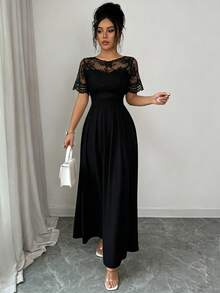 SHEIN Elenzya Vestido ajustado de manga corta casual con parches de encaje y abertura para mujer - Negro - Ver 5