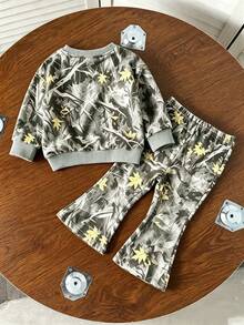女童幼兒楓葉碎花套裝，圓領短袖/長袖衛衣，高腰喇叭褲，2件套，嬰兒時尚白色直條紋碎花，休閒戶外日常，適合秋冬迷彩 - 彩色 - 查看 2