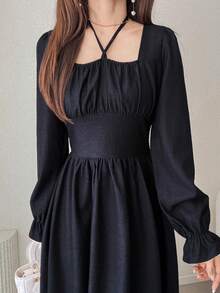FRIFUL Gaun Maxi Panjang Wanita Model Korea Terbaru untuk Awal Musim Gugur, Model Halter Neck dengan Ikat Pinggang dan Detail Kerut, Warna Polos, Gaun Denim, Atasan yang Imut - Biru - View 3