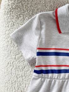 SHEIN Playful Pals 1件女嬰幼兒夏季可愛學院風條紋羅紋領短袖Polo A字洋裝，適合夏秋穿著，休閒派對穿搭 - 藍白色 - 查看 5