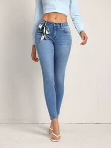 SHEIN Tall بنطلون جينز نسائي قصير بقصة ضيقة وجيوب بأزرار بأسلوب شارع مثير - الأزرق - مشاهدة 5
