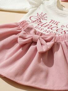 SHEIN 3件組新生女嬰連身裙套裝 甜美公主風 粉色與白色 羅紋蝴蝶結 荷葉袖 薄款 生日秋季芭蕾風 舒適燈芯絨髮帶 - 粉色 - 查看 7
