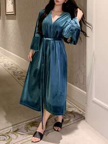 DAZY Jubah Panjang Beludru & Renda Elegan untuk Wanita di Musim Gugur - Biru - View 5