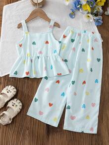 SHEIN Genkimix Kids 歐美風少女夏季心形印花細肩帶上衣 + 寬腿長褲 2件套，紋理泡泡布料，親膚，甜美可愛，適合 4-7 歲女孩，戶外玩樂穿搭首選 - 藍色 - 查看 2