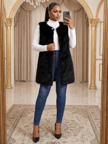 SHEIN Lady CURVE Rompi Bulu Imitasi Depan Terbuka Warna Polos untuk Wanita Ukuran Besar - Hitam - View 3