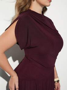 Maija Plus Size Women's Solid Color Short Sleeve Pleated Hem Elegant Dress - Red Violet - View 5