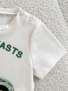 Newborn Baby Cute Knitted Cartoon Pattern Short Sleeve T-Shirt & Shorts Set - Apricot - View 6