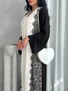 Yasmyna 優雅高階性感黑白配色拼接蕾絲拼接長款女式長袍 - 黑與白 - 查看 2