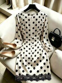 SHEIN Franclia Gaun Pendek Wanita Minimalis Motif Polkadot Leher V - Aprikot - View 2