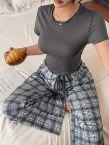 Napfluff 休閒居家服 格紋針織短袖女款睡褲套裝 - 灰色 - 查看 4