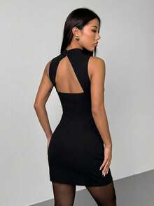 SHEIN PETITE 情人節/春節新款套裝：復古錢幣圖案立領修身喇叭袖優雅紅色洋裝，適合約會與派對 - 黑色 - 查看 2