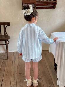 SHEIN LMoss Kids 少女編織條紋休閒襯衫 + 針織素色背心 + 短褲 3件套 - 藍色 - 查看 2
