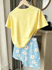(3 Sets Aleatorios, Envía 1 Set) Conjunto de Camiseta Corta Básica y Pantalones Cortos Coloridos con Patrón Fresco Kawaii Lindo de Zanahoria, Conejo, Mariposa y Abeja para Niñas - Multicolor - Ver 2