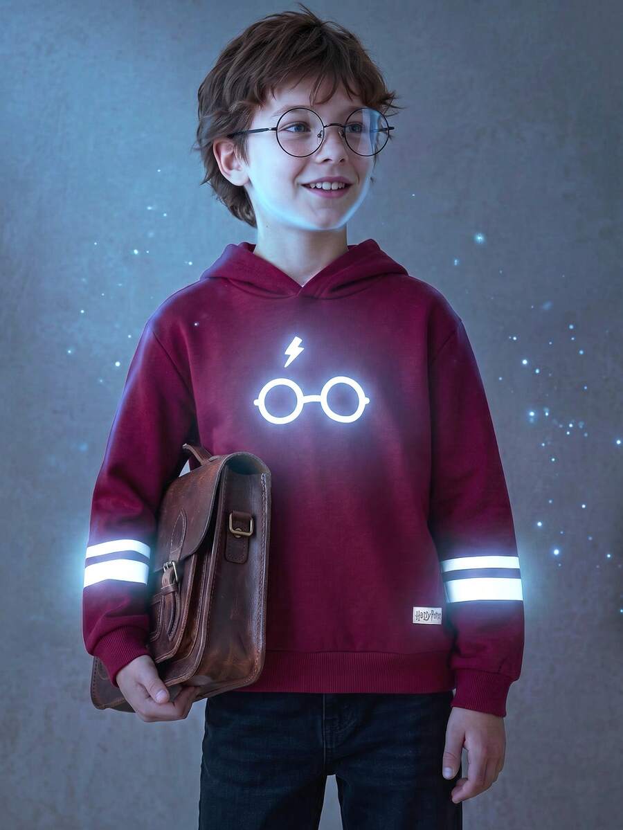 PrepCrw HARRY POTTER X SHEIN بلوزة رياضية هوديي بأكمام طويلة مطبوعة بنمط نظارات للأولاد المراهقين للعودة إلى المدرسة والخروجات - عنابي اللون - مشاهدة 1