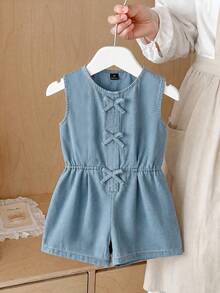 Girls' Denim Overall Shorts, Summer Washed Denim, Soft Cotton Material, Minimalist Design, Front Button Opening, Bow Detail, Versatile Fashion, Simple Yet Stylish, Suitable For Vacation, Shopping, Party Wear - Light Wash - View 3