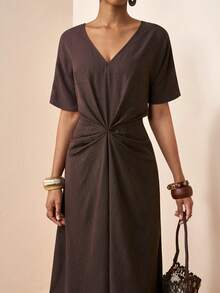 SHEIN PETITE CURVE Plus Size Women's Solid Color V-Neck Short Sleeve Waist Knot Design Casual Dress - Brown - View 5