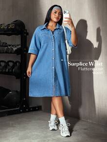 SHEIN Essnce Gaun Denim Kasual Harian Wanita Ukuran Plus dengan Kancing Tunggal - Medium Wash - View 2