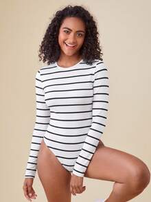 SHEIN BASICS 女款極簡百搭條紋拼色長袖圓領連身衣 - 黑與白 - 查看 8