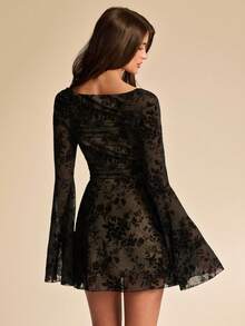 SHEIN BAE 秋冬初秋方領長袖植絨紋理提花女款迷你洋裝 - 黑色 - 查看 2