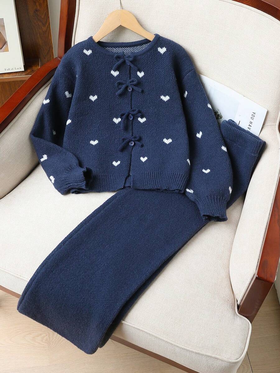Genkimix Kids 2件組青少年女孩針織套裝,可愛甜心與蝴蝶結裝飾開襟長袖外套,搭配百搭寬腿長褲,秋冬款 - 藏蓝色 - 查看 1