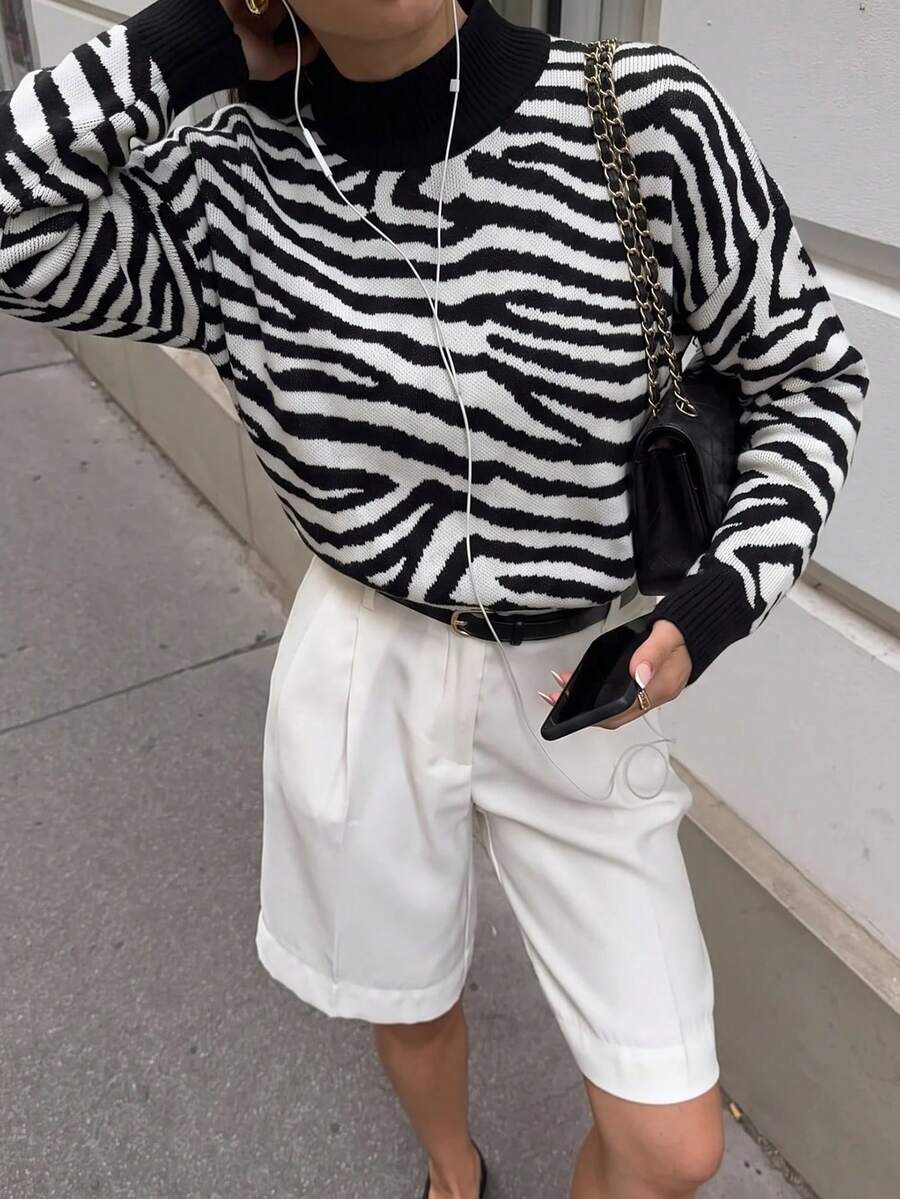 Black And White Striped Crew Neck Cropped Long Sleeve Women's Sweater - Black and White - View 1
