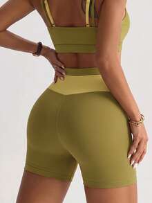 Core Rhythm New Summer Women's Two-Tone Patchwork V-Waist High-Waisted Sports Shorts, High Elasticity Seamless Tummy Control Butt Lifting Yoga Cycling Workout Shorts - Green - View 7