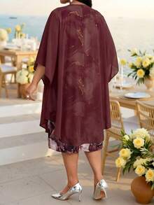 Fleurora Conjunto de 2 piezas de vestido con estampado de mármol & chaqueta transparente de talla grande - Burdeos - Ver 2