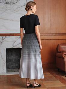 Anewsta Gradient Color Casual Daily Wear Knit Dress - Black and White - View 7