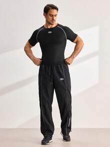 Driftmere Men's Geometric Print Raglan Short Sleeve T-Shirt And Pants Sports Suit, Gym - Black - View 8